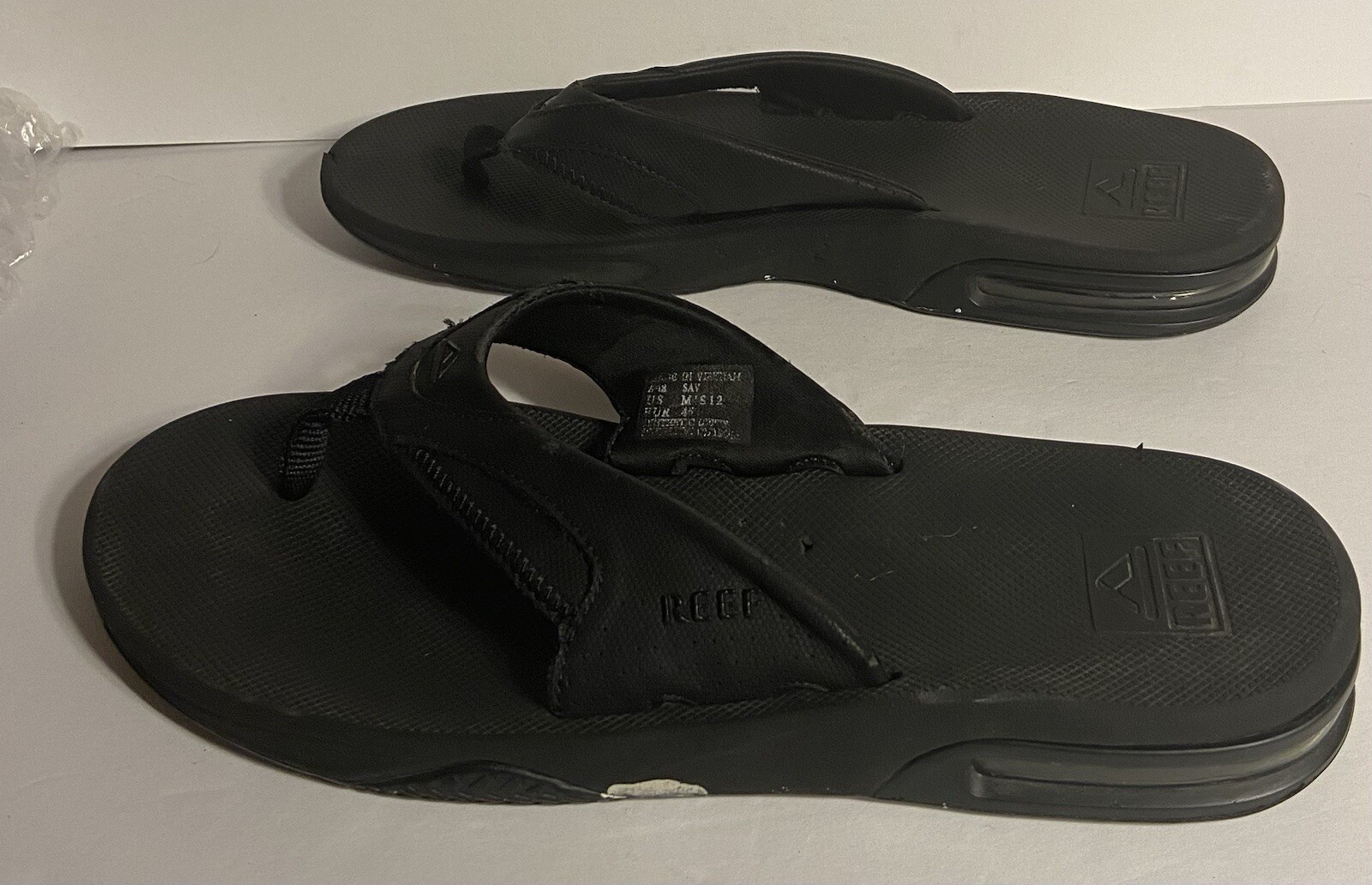 REEF Fanning Flip Flops Sandals Mens 12 Black Bottle Opener