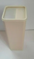 Tupperware Cheese Velveeta Butter Cracker Keeper w/ Tray & Lid 1696 98 Pre-owned