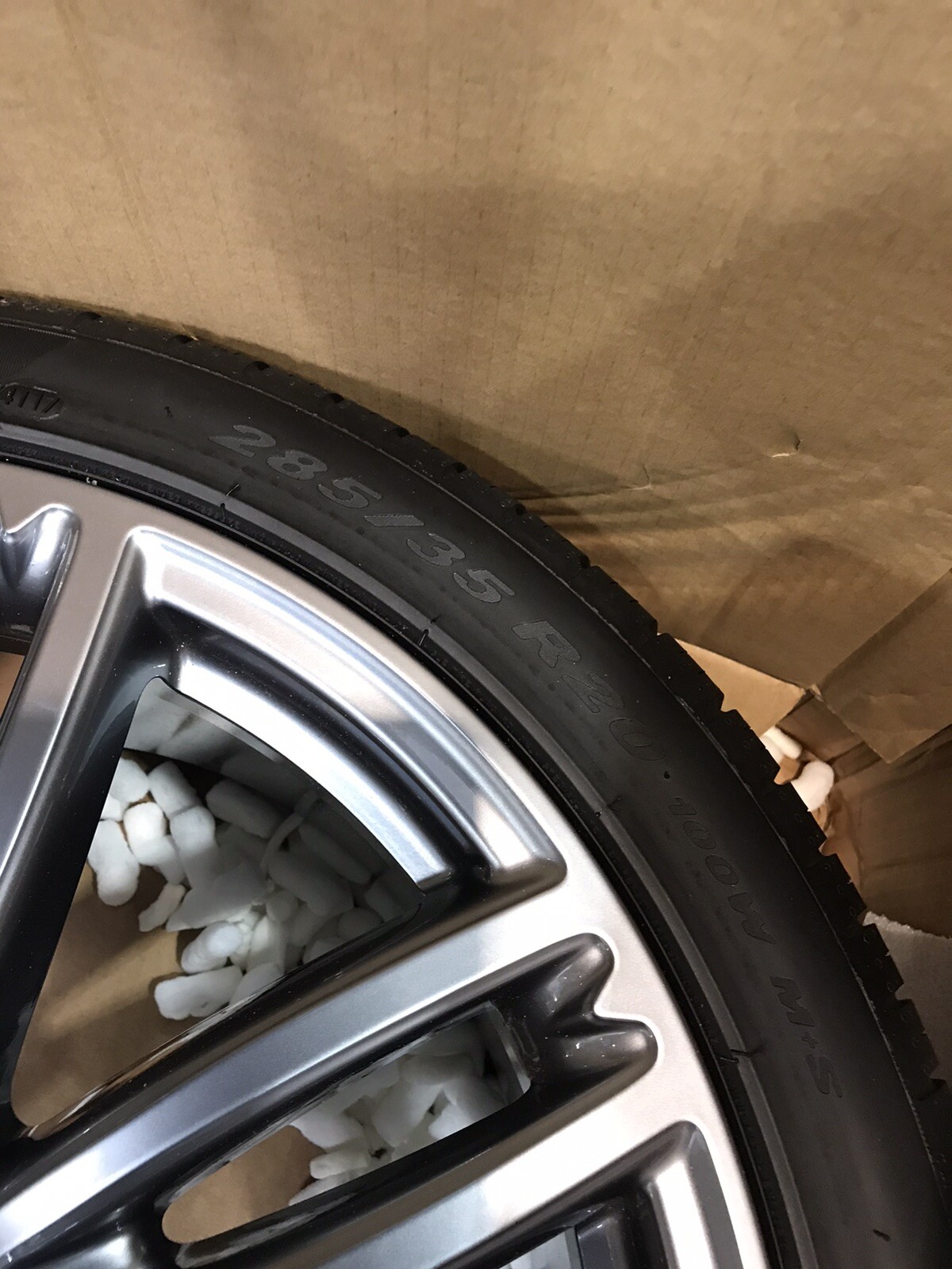 Maserati Quattroporte OEM 20" Wheel Set Of 4 With Tires.