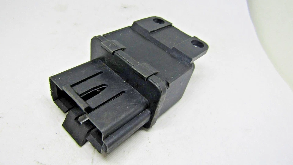 Relé de motor ventilador de refrigeración RY-83 ESTÁNDAR Foto 3 de 4