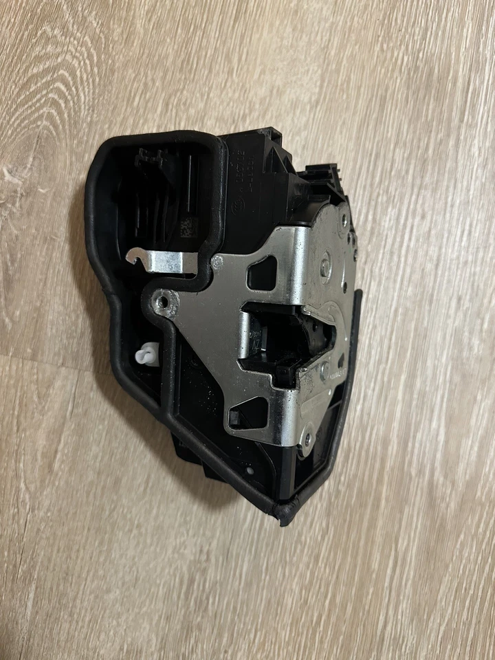 BMW 528I 535I 2015 sedán cerradura puerta delantera izquierda pestillo actuador A053702 OEM Foto 4 de 4