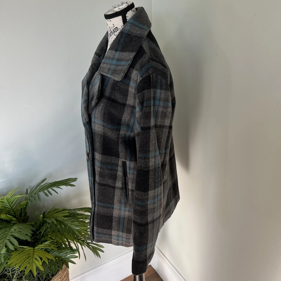 Cabela’s Women’s Winter Coat Classic Peacoat Double Breasted Sz M Wool Blend - Image 4 of 4