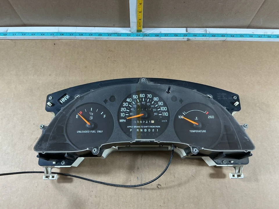 Cuadro de instrumentos velocímetro Chevrolet Lumina 1997-1999 39 k millas Foto 2 de 4