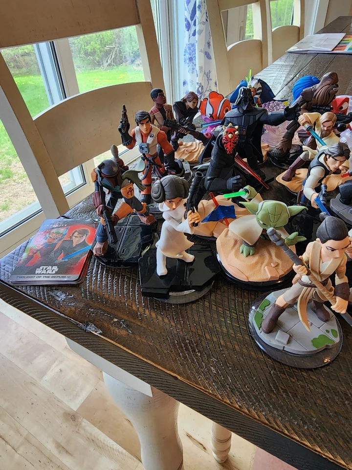 Disney Infinity Lot Figures Discs Portal Wii U Games & Crystals 3.0 2.0 1.0 - Image 2 of 4