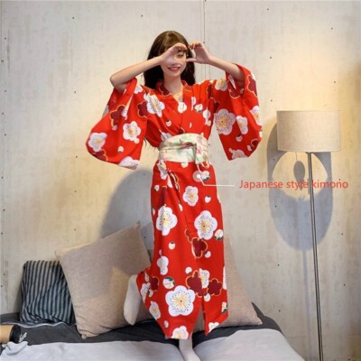 Kimono Giapponese Donna Lungo Con Stampa Sakura, Set Completo 5 Pezzi (Kimono, Spilla, Ventaglio, Mascherina, Calze) - Taglia Unica, Materiale Poliestere Morbido