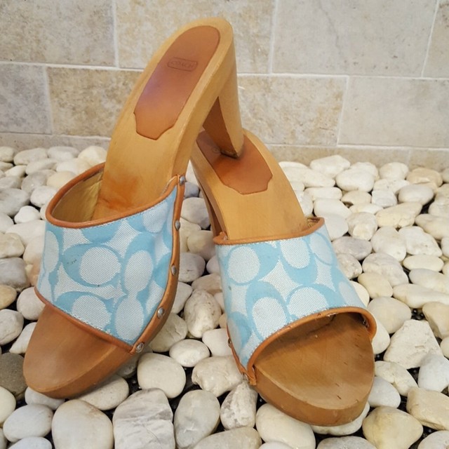 closed toe wooden heels