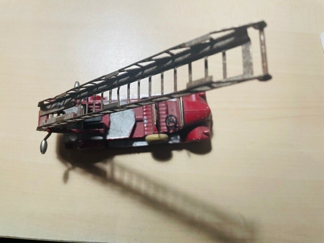 DINKY TOYS MECCANO. Voiture de pompier Delahaye, métal rouge