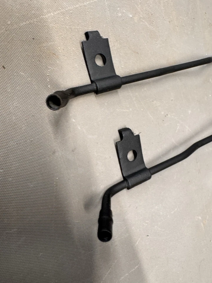 1969 1970 雪佛兰 Impala 挡风玻璃洗衣机 喷嘴 Cowl Biscayne BelAir Squirters — 第 2/4 张图片