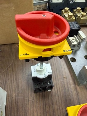 KLOCKNER MOELLER P1-25 SWITCH WITH HANDLE  W224