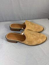 Universal Thread Shoes Womens 6.5 Maura Mules Beige Almond Toe Casual Low Heels