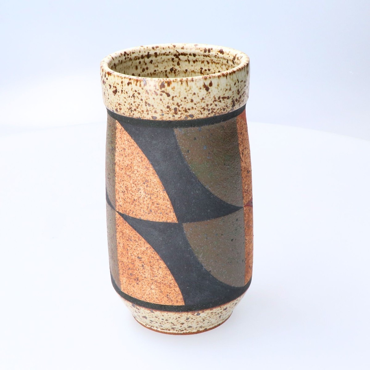 Mug Céramique Artistique Kat & Roger – Motif Géométrique – Fait Main à L.A. – Pièce Unique