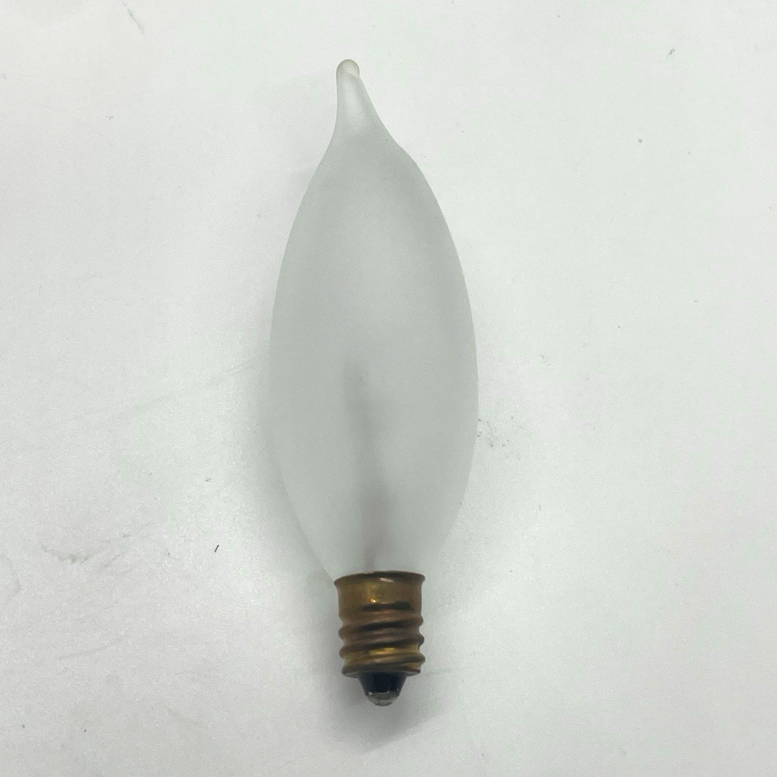 Satco S3279 Candelabra Base Bulbs 40W 120V Frosted Flame Tip Pack of 25 (Small)