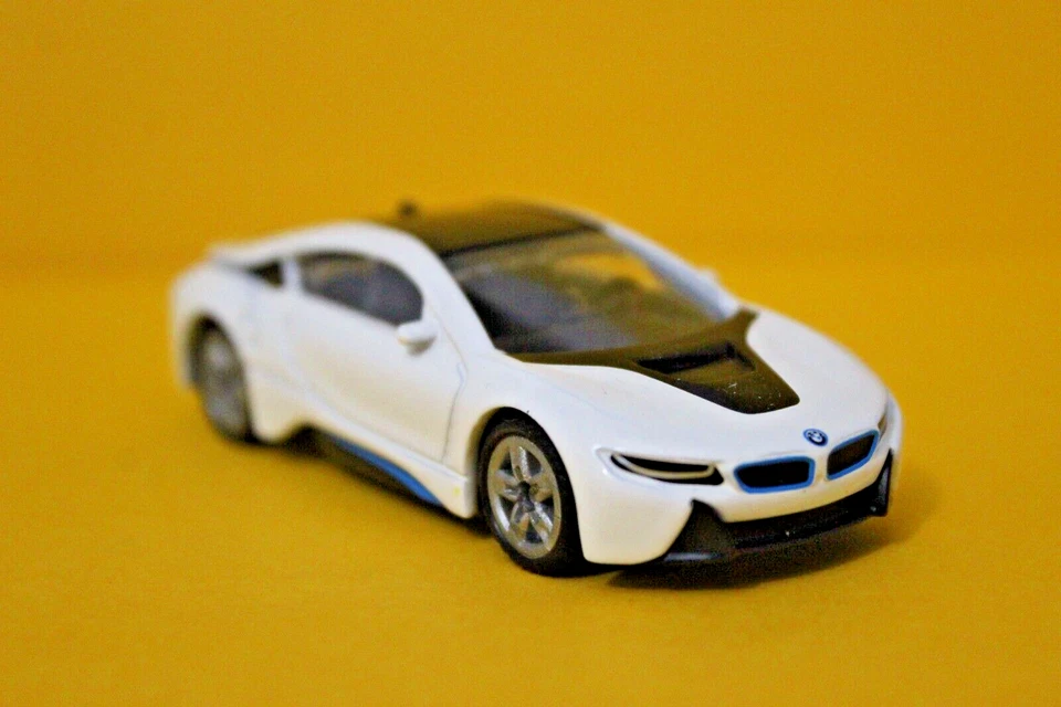 SIKU - BMW i8 - 1:55 - Immagine 2 di 4