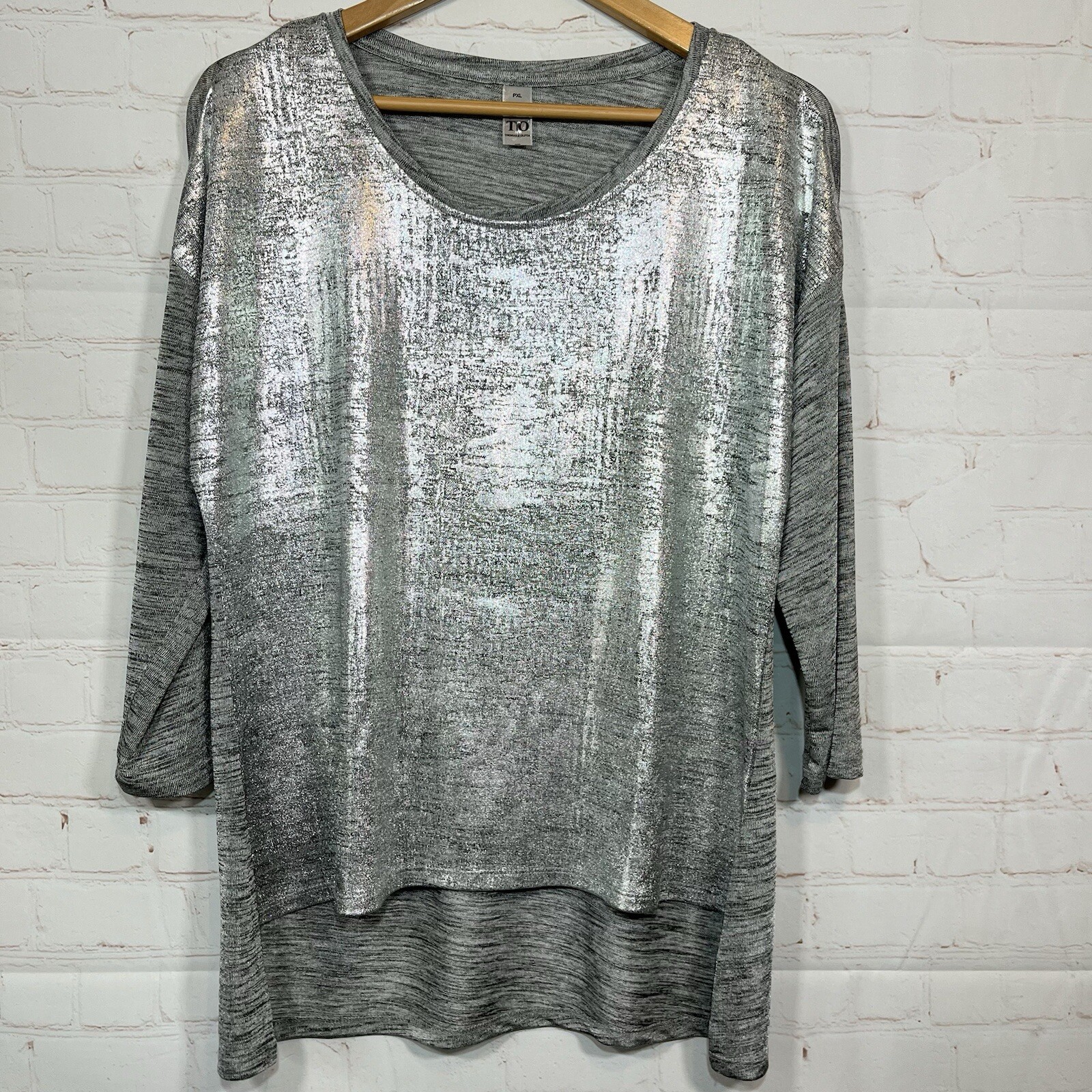 Thomas & Olivia Blouse Womens Size PXL Silver 3/4 Sleeve High Low Hem Metallic