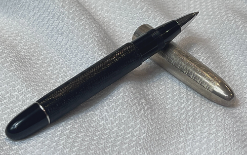 Omas Italy S2001 Rolling Ball Point Pen Guilloché Barrel W/ Sterling Silver Cap - 第 5/17 張圖片