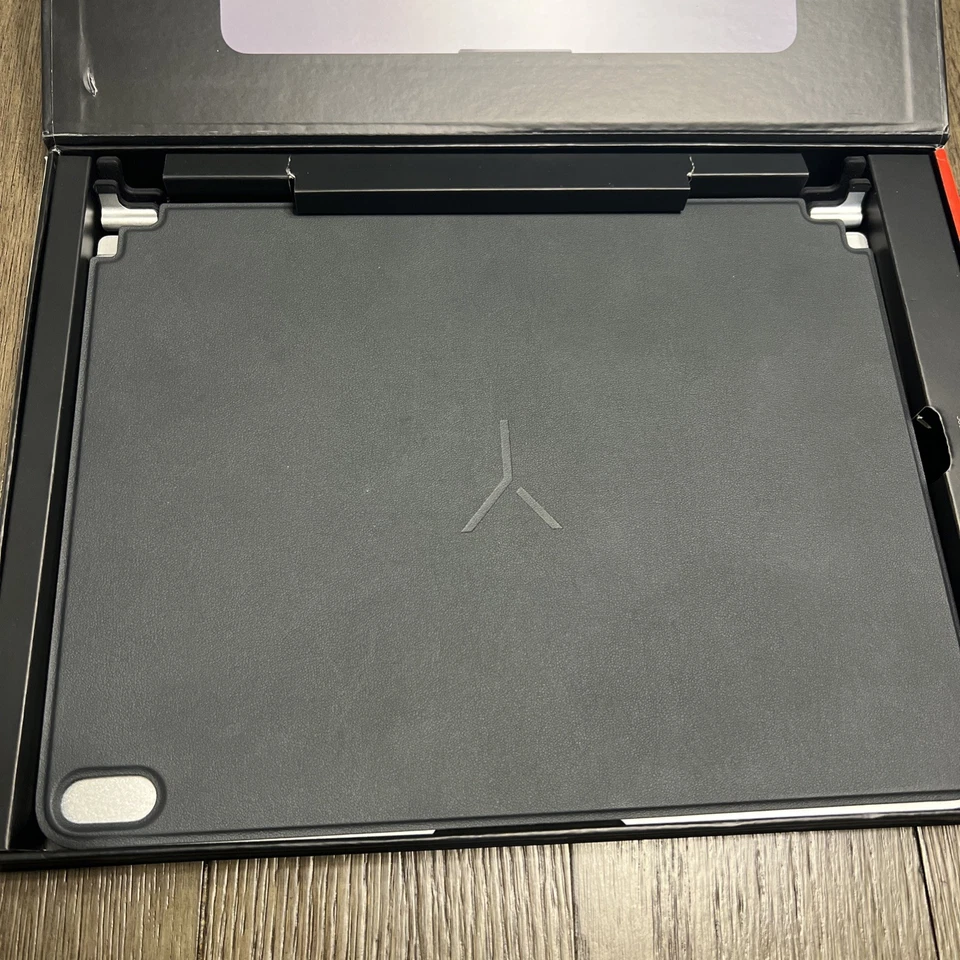 BRYDGE  Wireless Keyboard & Magnetic Cover 12.9" iPad Pro 3nd Gen 2018 BRY6021 - Image 4 of 4