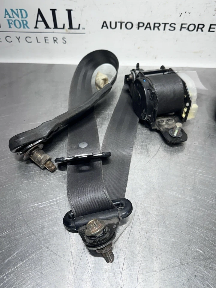 1994-2001 ACURA INTEGRA 2D LEFT & RIGHT FRONT SEAT BELTS BLACK OEM - Image 3 of 4