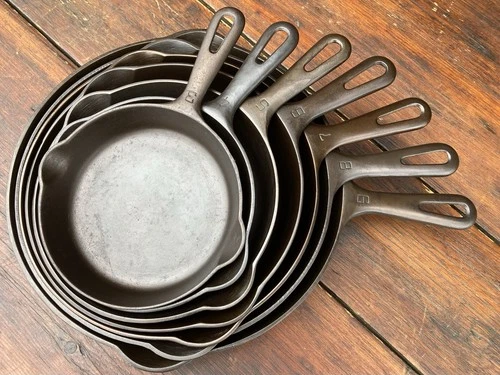 Griswold Cast Iron Matching Small Logo Skillet Set (3-9) w/ Grooved Handles