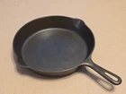 Vintage Griswold No 9 (710H) Cast Iron Skillet Sits Flat 11”