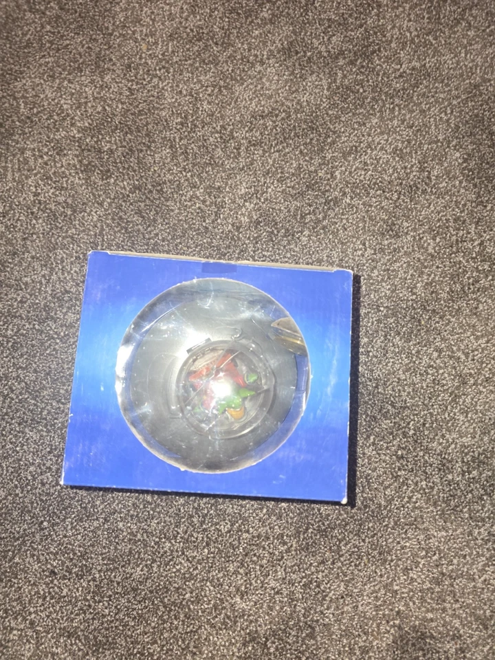 Juego de figuras de juguete OVNI extraterrestres en nave espacial Disney CLUB PENGUIN, funciona, RARO Foto 2 de 4