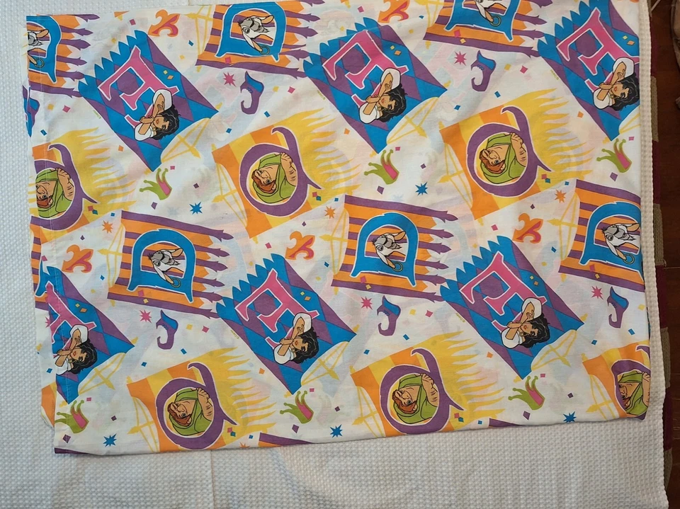 Vintage 90s Disney Hunchback of Notre Dame Twin Flat & Fitted Sheet Set 93"x69" - Image 2 of 4