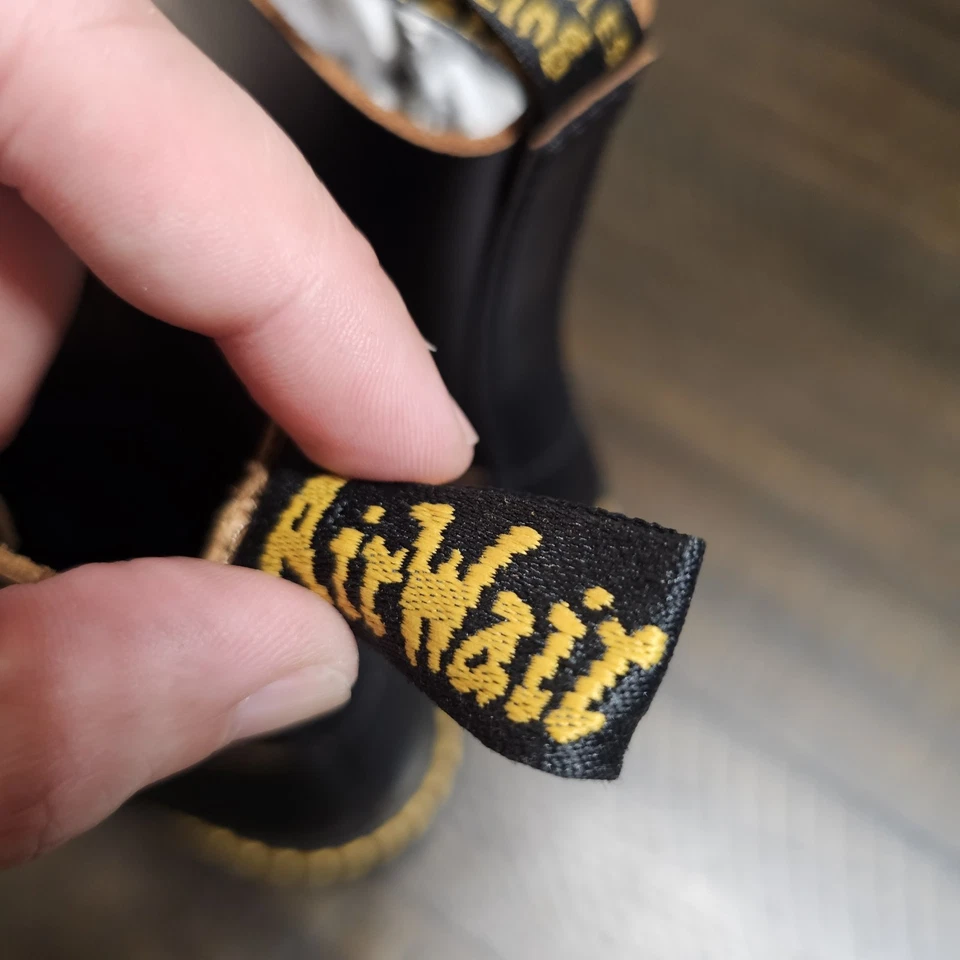 Dr. Martens Leona Leather Heeled Boots Black Womens Size 8 - Image 4 of 4