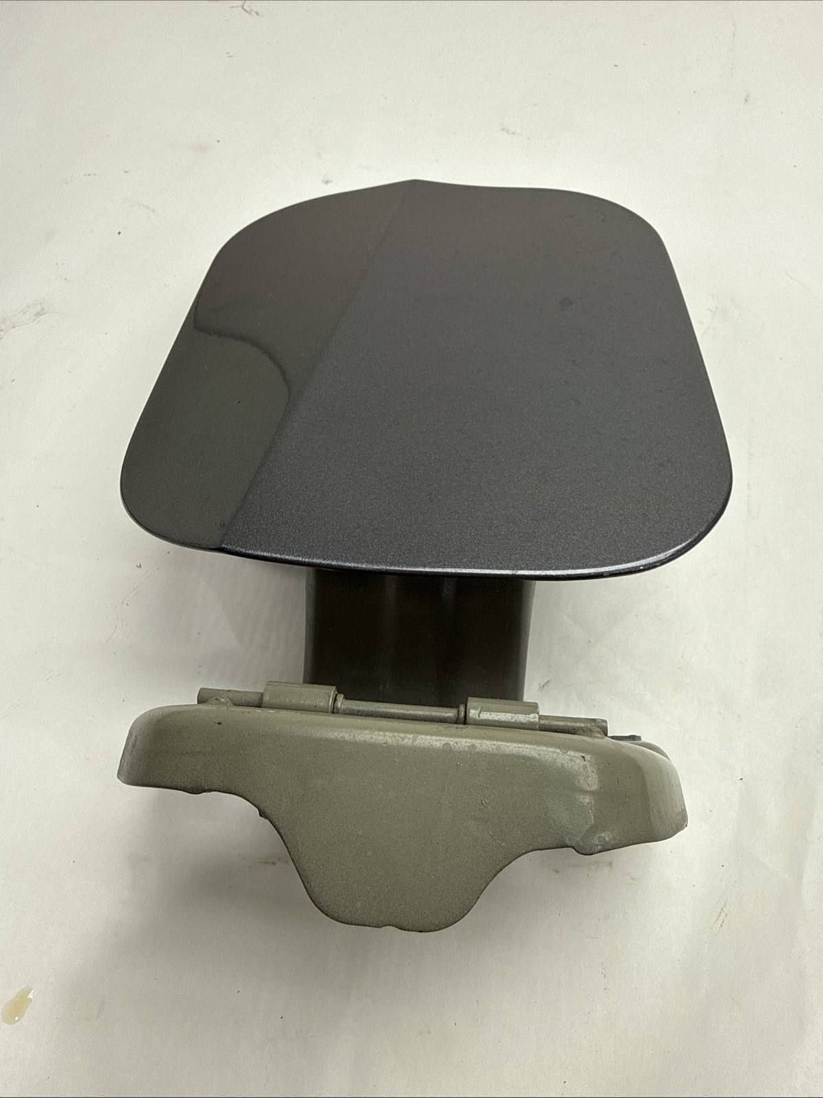 2018 - 2025 HONDA ODYSSEY REAR FUEL FILLER DOOR LID FLAP COVER OEM