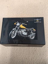 Minichamps 1 12 Kawasaki Z1 900 (Candy Green Yellow)