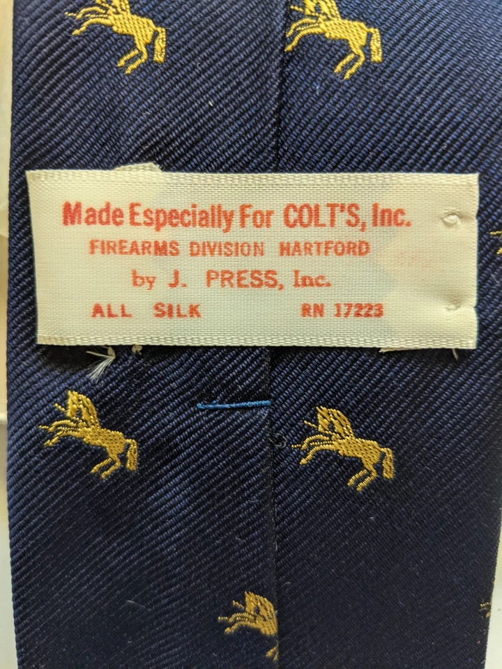 Gravatas masculinas vintage Colt armas de fogo - Quantidade 2! - Imagem 4 de 4