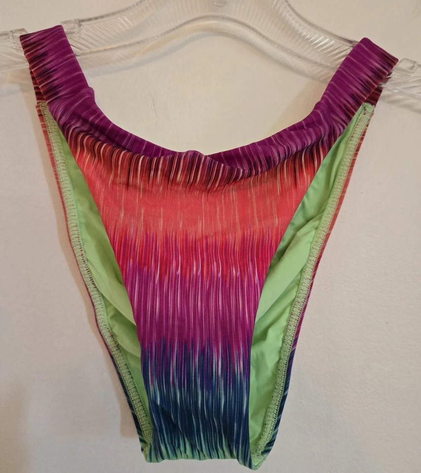 Conjunto de bikini Vix Paula Hermanny nuevo con etiquetas mediano - superior pequeño - inferior precio de venta sugerido por el fabricante $192 Resort... Foto 3 de 4