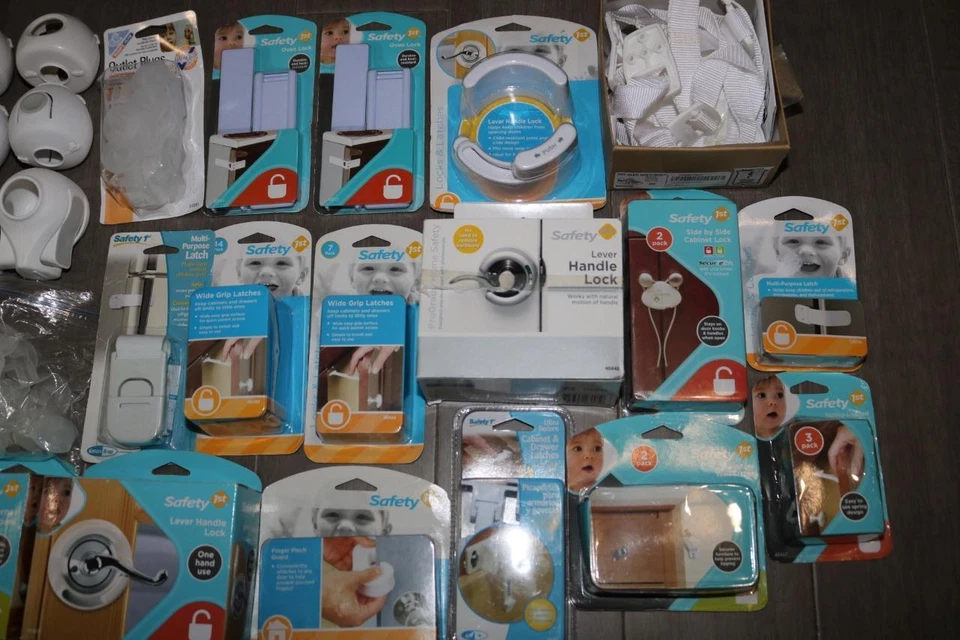 ENORME LOTE SEGURIDAD 1er gabinete a prueba de bebés cerraduras correas tapones cubiertas pestillos bonito Foto 3 de 4