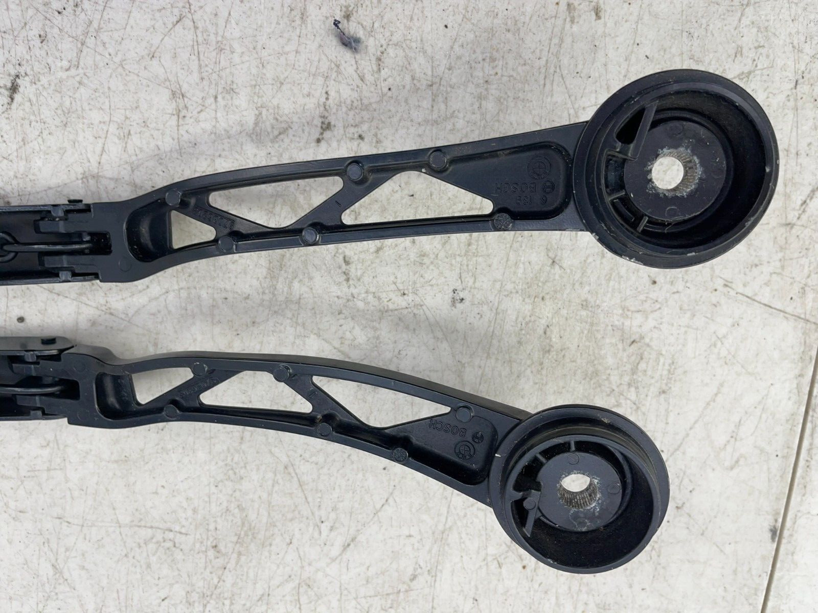 BMW i8 2020 Front Right Wiper arms Set