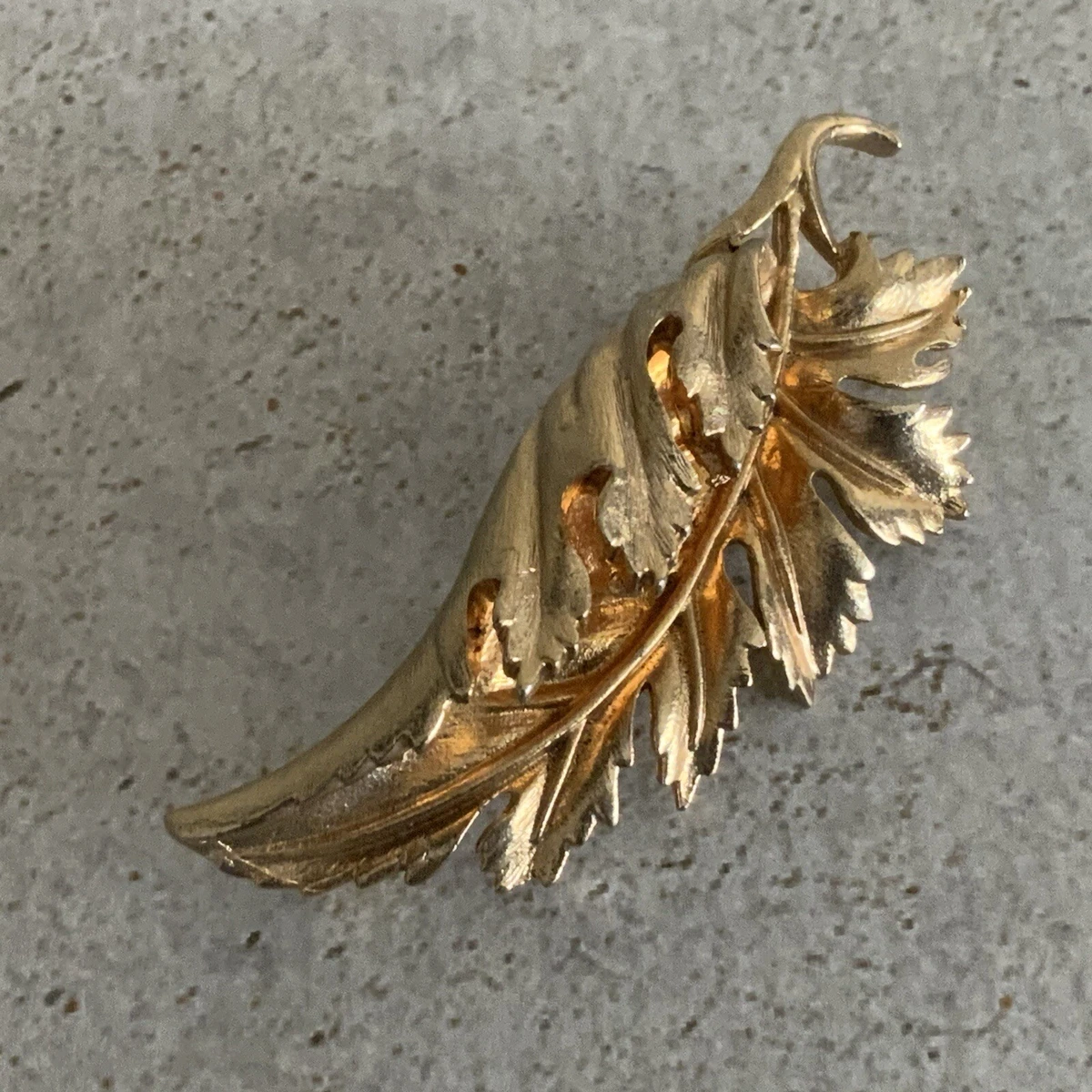 Pegasus Jewelry In Vintage Designer Costume Pins & Brooches for