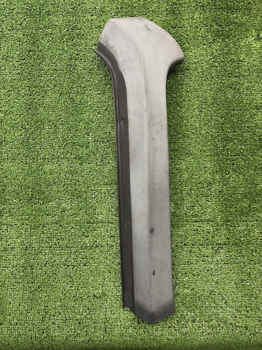 06-10 Hummer H3 Front Exterior A Pillar Right passenger Windshield