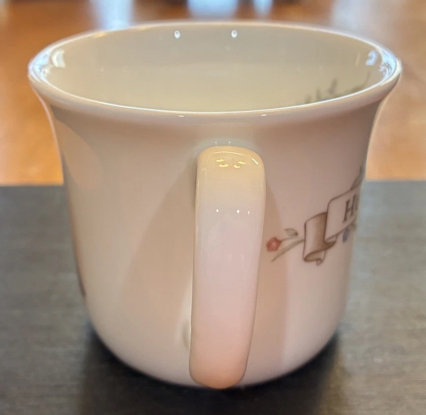 Royal Albert Beatrix Potter Hunca Munca 2 Handled Mug 1986 England - Image 2 of 4