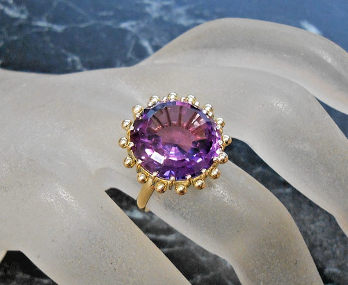 Bague or jaune 18 K sertie