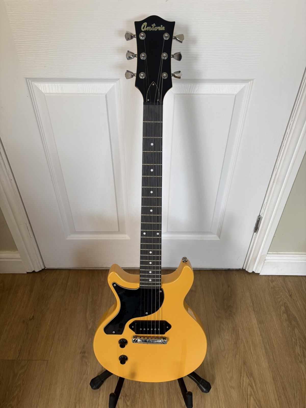 Antoria New Yorker  Guitar - Left Handed LP Jr DC Style Guitar With Gigbag P90