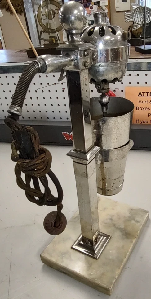 Batidora antigua Hamilton Beach y malta funciona Foto 2 de 4