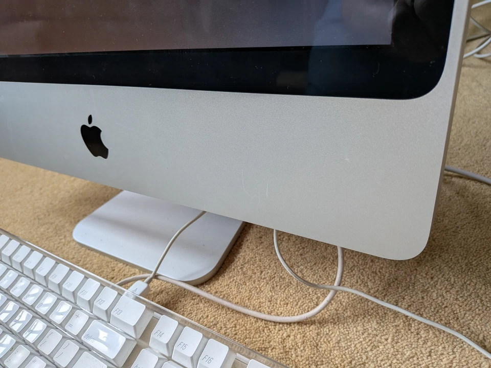 Apple iMac A1224 20" 2.4ghz , 1GB RAM. 500GB HD. - Image 2 of 4