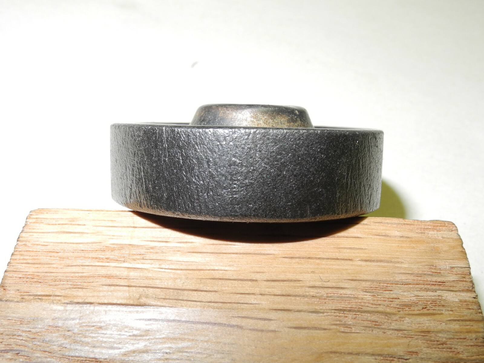 VINTAGE SINGER TREADLE SEWING MACHINE CAST BASE WHEEL, 3/8" WIDE, PIN INCLUDED