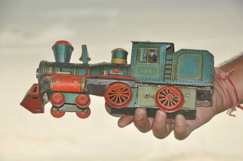 Vintage Battery 1441 MT Trademark Colorful Litho Train Engine Toy, Japan - Picture 5 of 12