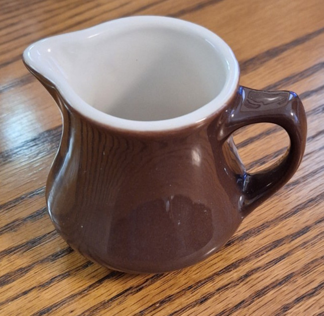 Case of 24 Homer Laughlin #790 7 oz. Brown Best China Creamers (or Syrups)