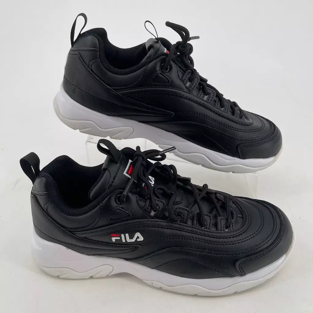 FILA Spaghetti Low Sneaker | Urban Outfitters | Sneakers, Leather shoes  woman, Women shoes