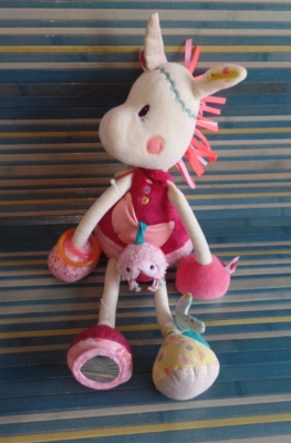 S24 doudou peluche licorne rose d'activités LILLIPUTIENS