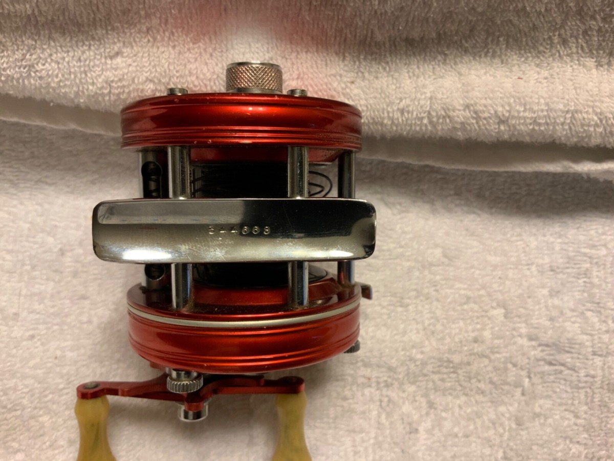 Abu アンバサダー5000 The Original 64240824G01S Vintage ABU Ambassadeur No. 5000 reel with leather case