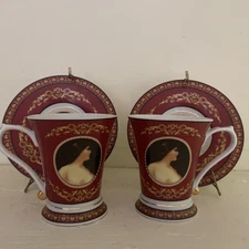 Fine Porcelain 2 beautiful Tea Cups and two small plates for them. 