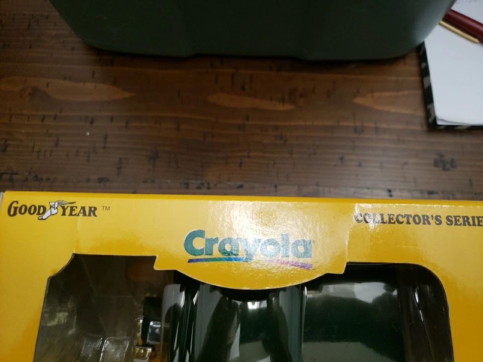 Crayola 1912 Ford Delivery Car Coin Bank 1:24 Diecast Gearbox Limited Edition - Image 3 of 4