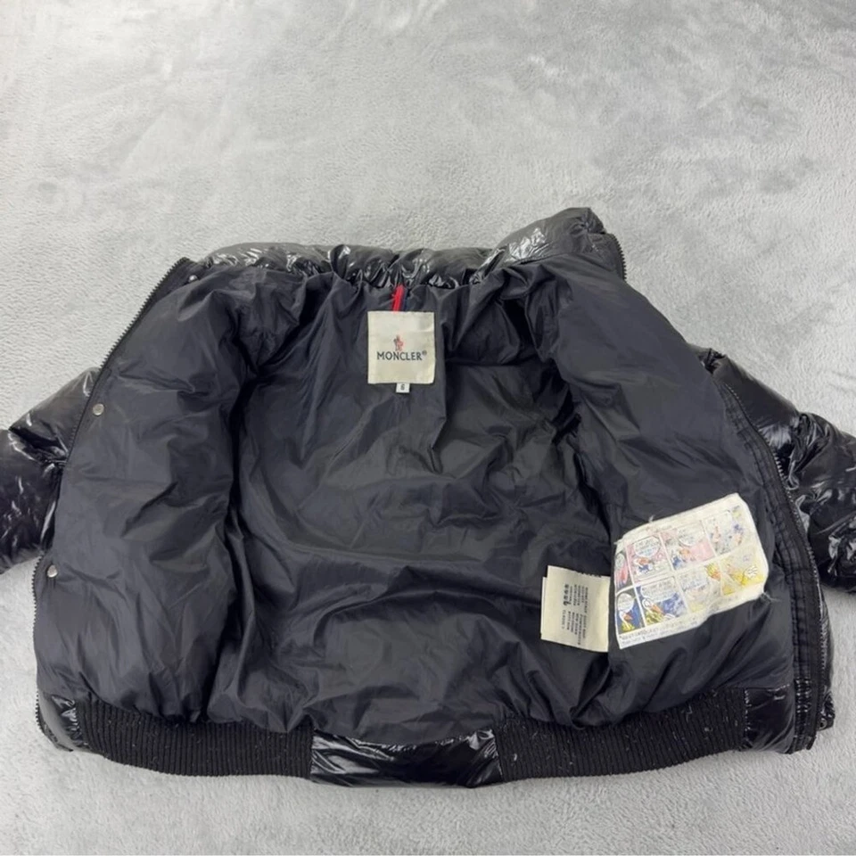 Moncler Talla 6 EE. UU. Niños Negro Puffer Chaqueta con Capucha de Piel con Defectos Foto 4 de 4