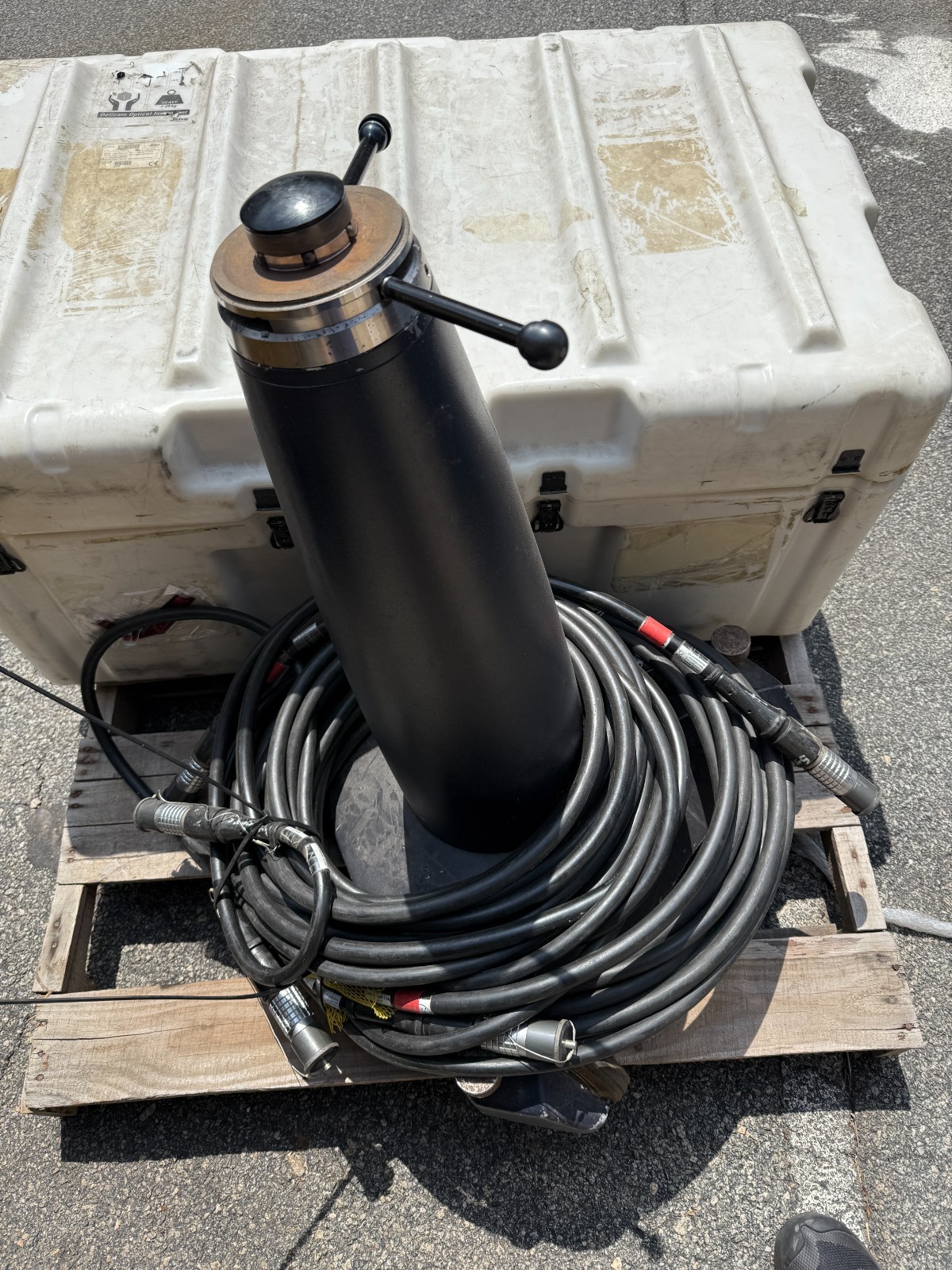 Leica LTD 840 Laser Tracker and Stand, Cables 576180