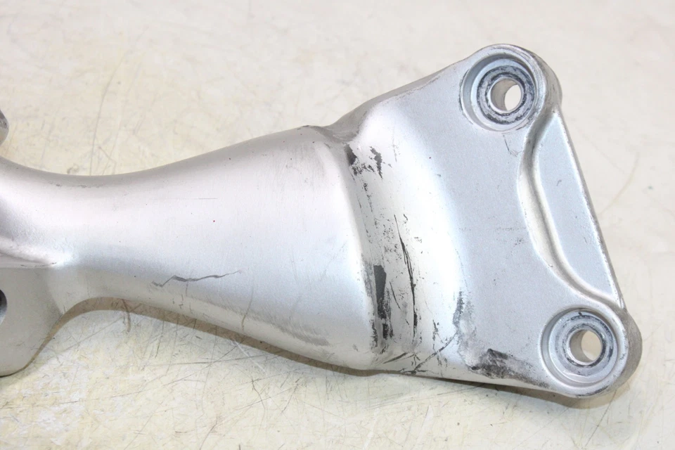 01-07 SUZUKI HAYABUSA GSX1300R OEM ПРАВЫЙ ЗАДНИЙ ПАССАЖИРСКИЙ КОЛЫШЕК - Изображение 2 из 4